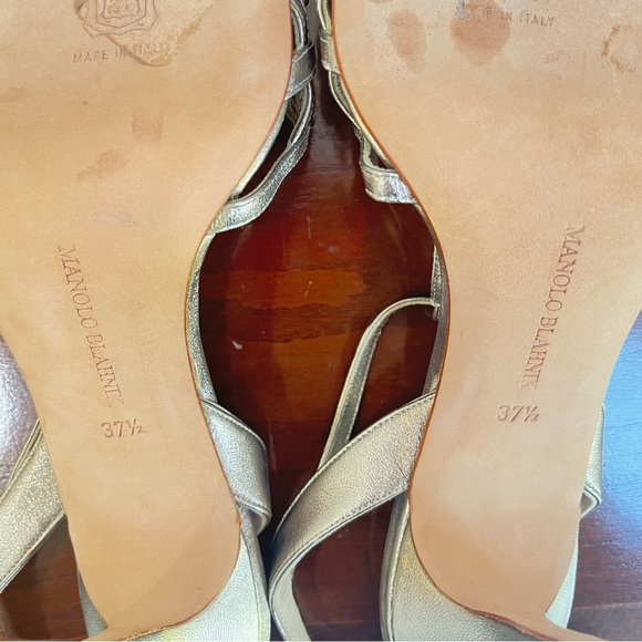 ***Sold on another Platform***Manolo Blahnik Gold T-Strap Heels 7.5 - Picture 14 of 15